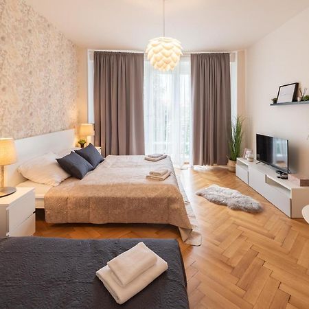 Luxury Apartment In Prime Location Praga Zewnętrze zdjęcie