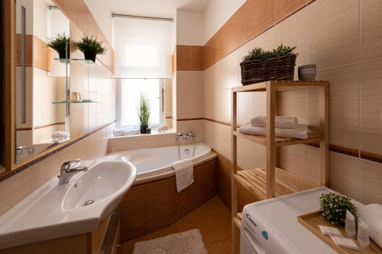 Luxury Apartment In Prime Location Praga Zewnętrze zdjęcie