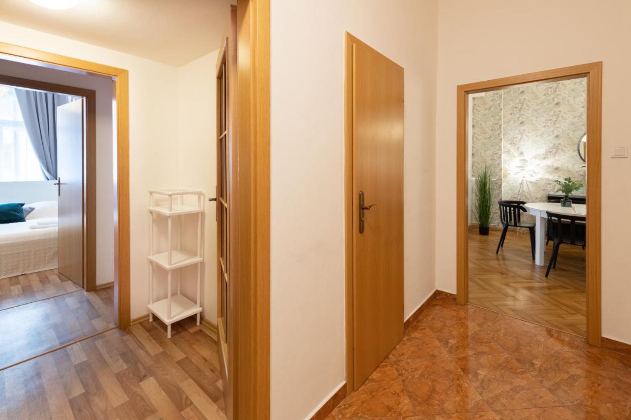 Luxury Apartment In Prime Location Praga Zewnętrze zdjęcie